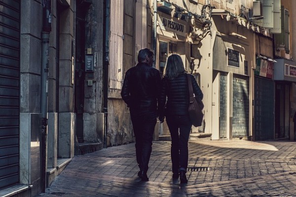 如何挽回丈夫要离婚的妻子，让爱重燃！