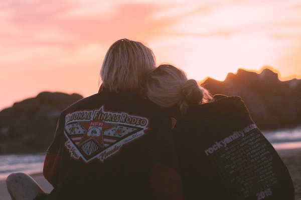 老公出轨离家出走怎么挽回？情感专家给你的建议