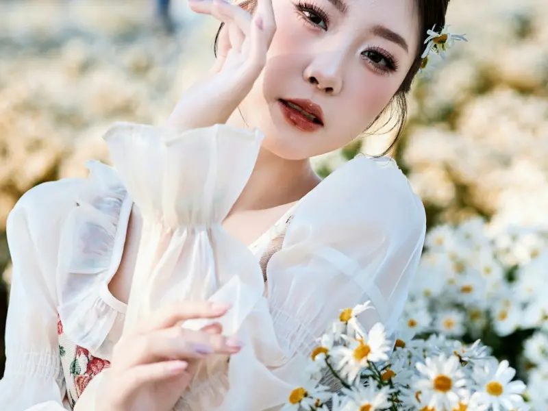 和女生聊天开场白打招呼_追女生别“怂”了！这五句话必须敢说，第四句能让她瞬间脸红心跳