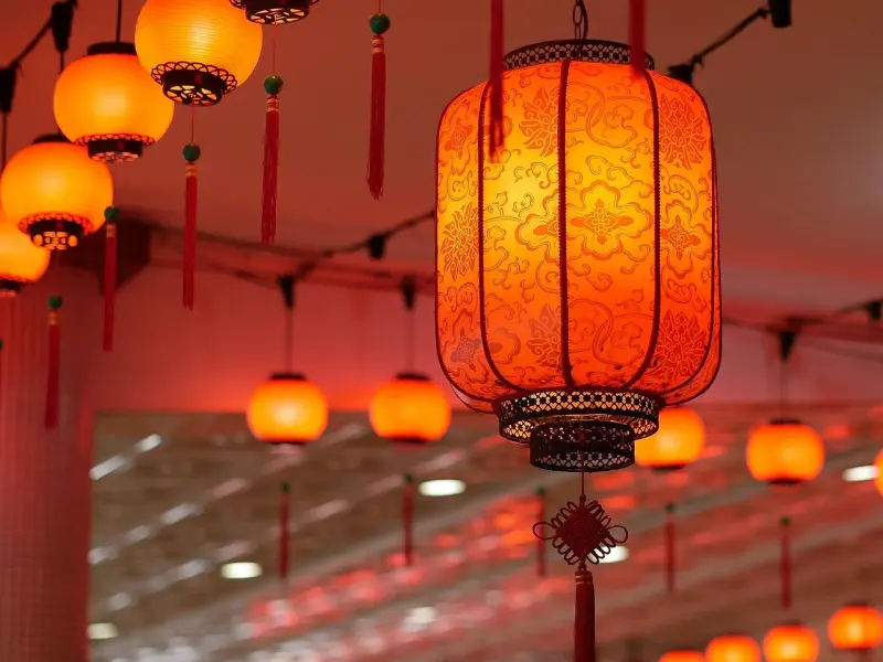 怎么追女孩子_雪mm教你如何追女孩，草中教你如何吃鸡