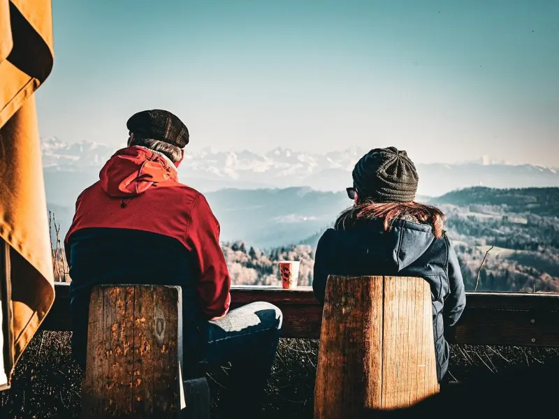 和女生怎么找话题聊天_和女孩聊天找不到话题，怎么办？