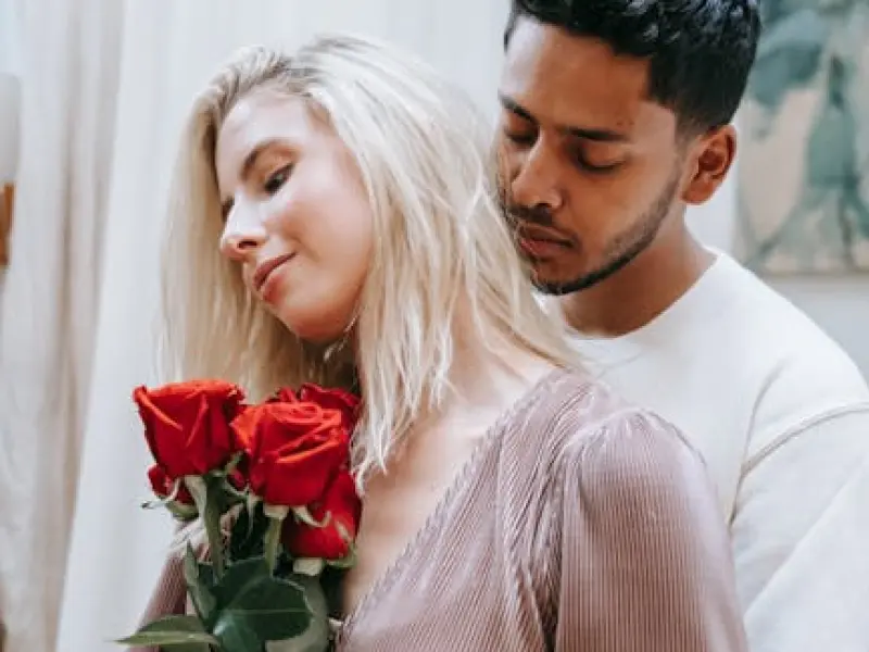 如何追女孩子的技巧和方法_“泡”女人，男人只要做到这一点，女人就会主动送上门