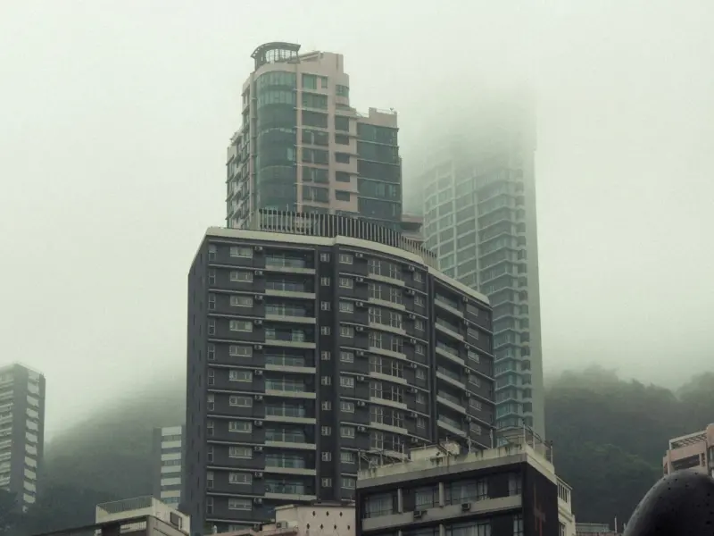 我敢担保：跟50岁女人约会，搂搂抱抱已经过时了，现在流行3个动作，百发百中