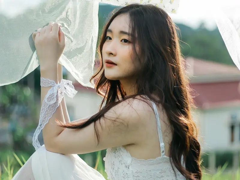 给女生买礼物送什么好_搞定女人就送她这三样礼物，最容易让她心动
