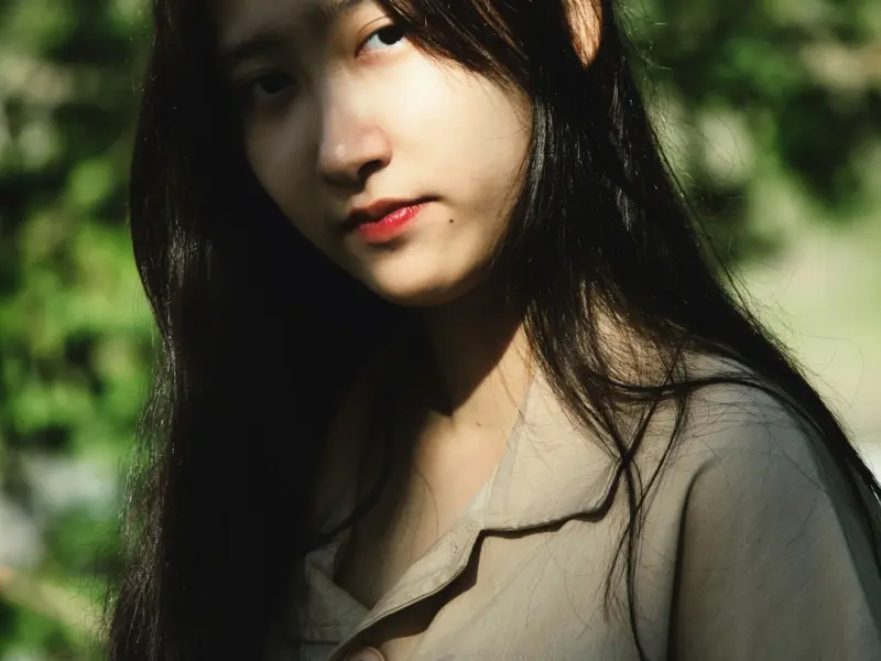 一个内向的女生怎么追_内向的男生，该怎么追女生？