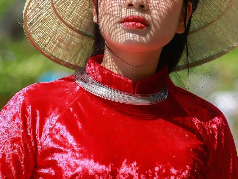 怎么跟女生聊天增进感情_女生真的会喜欢上经常陪她聊天的男生吗？