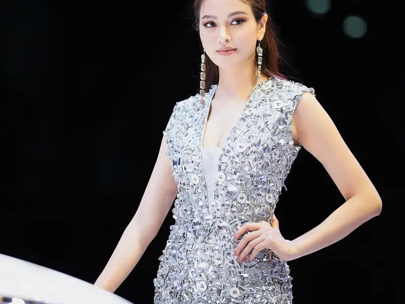 怎么追女女生_没钱，不牛，怎么追女生？
