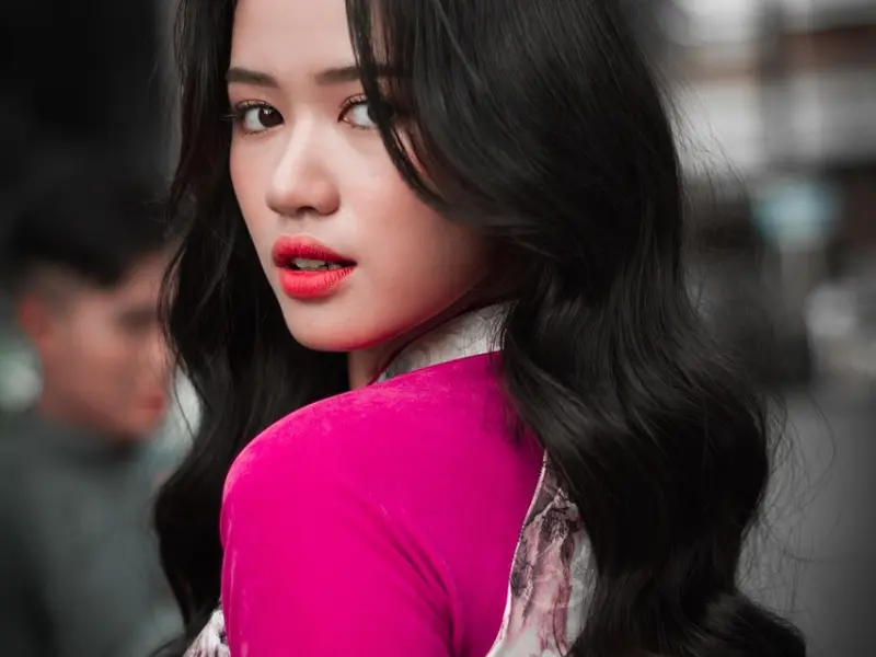 才和女生加微信聊天_怎么跟刚加微信的女孩子聊天呢？