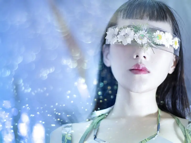 跟不认识的女生聊天_怎么和不认识的女生聊天？根据女生的类型制定策略